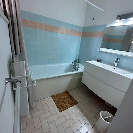 Maisonnette Avec Parking Et Jacuzzi Σπίτι διακοπών