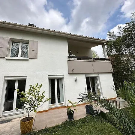 Maisonnette Avec Parking Et Jacuzzi * Nîmes